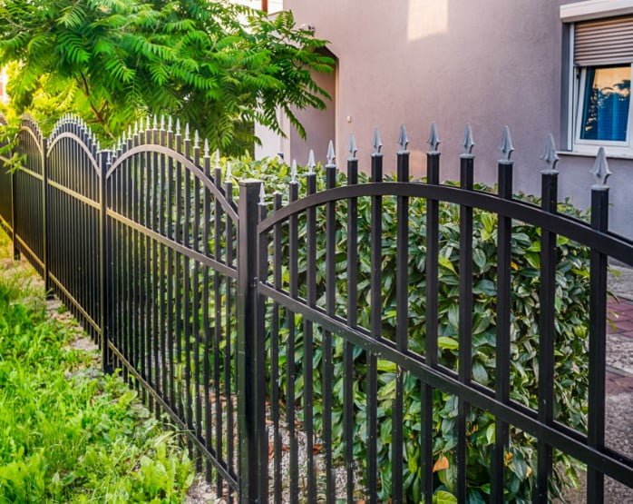 Restore Elegance: Jerix's Wrought Iron Maintenance peinture extérieure